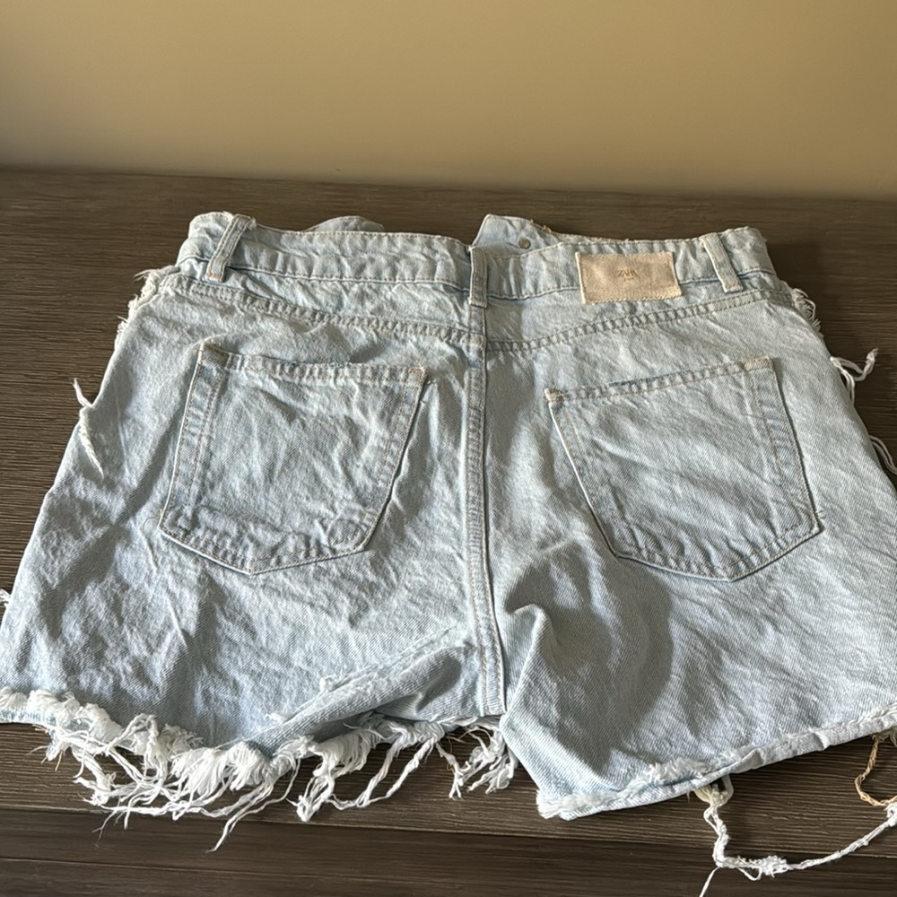 Never worn zara shorts - Picture 2 of 3